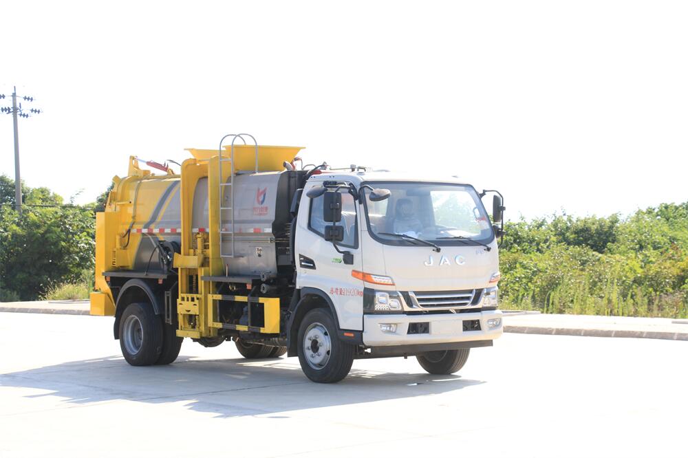 8方餐廚垃圾車(chē)-江淮駿鈴V7國(guó)六8方廚余泔水餐廚垃圾車(chē)廠家（方罐）